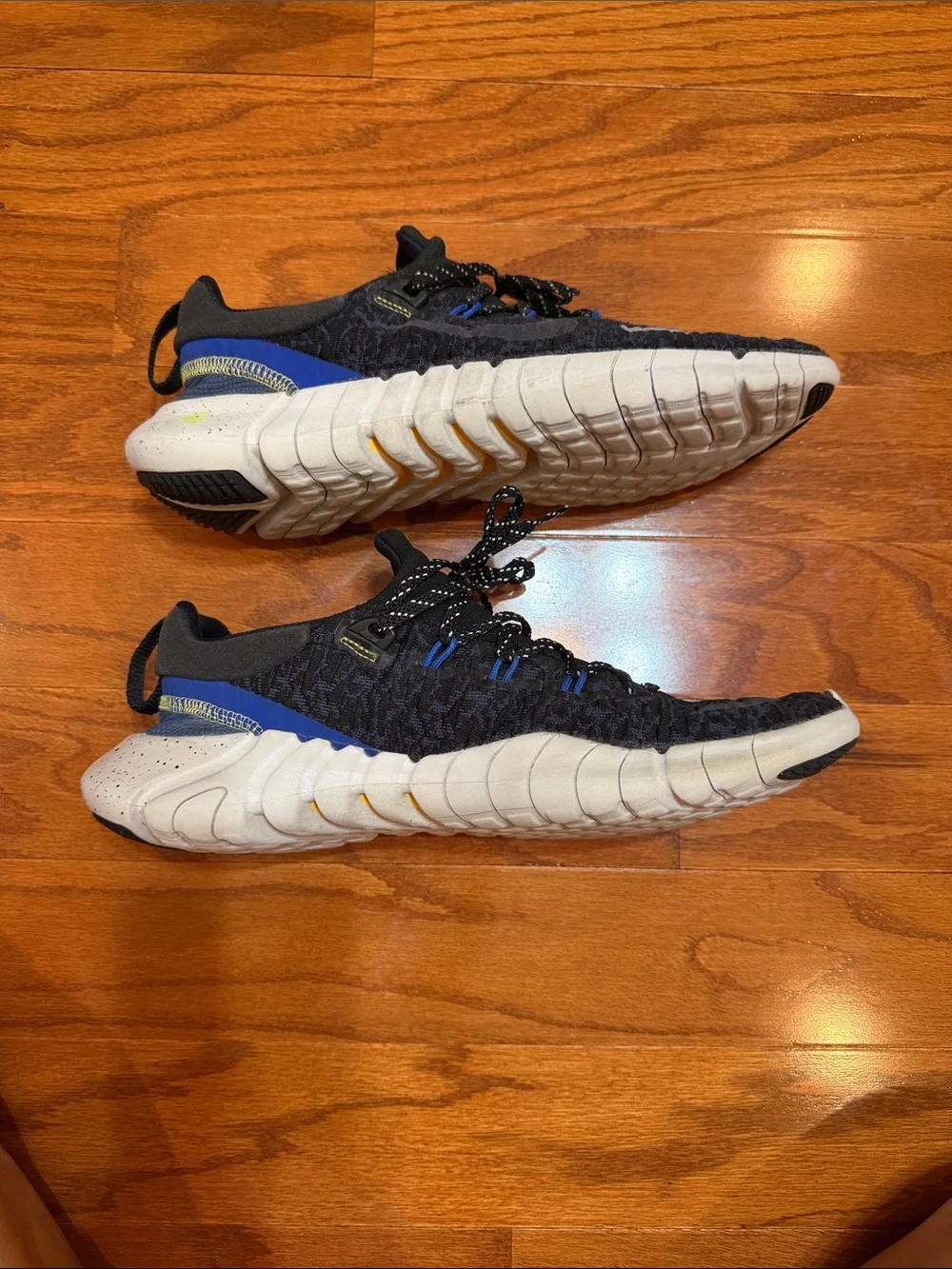 Nike Black and Blue Knit Running Sneakers